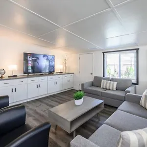 Spacious Disneyland 5 Bedroom 4 Bath House With Game Anaheim