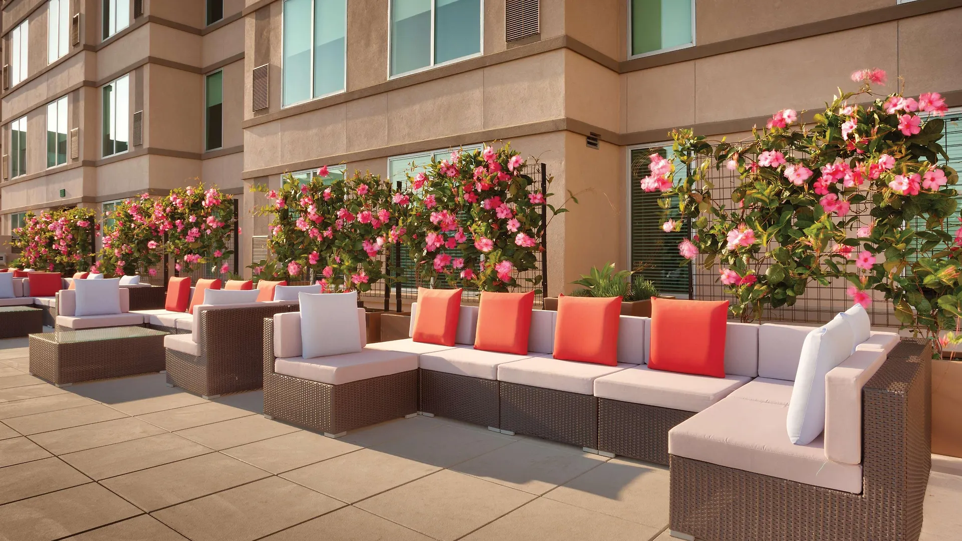 Hyatt House At Anaheim Resort/Convention Center 3*,